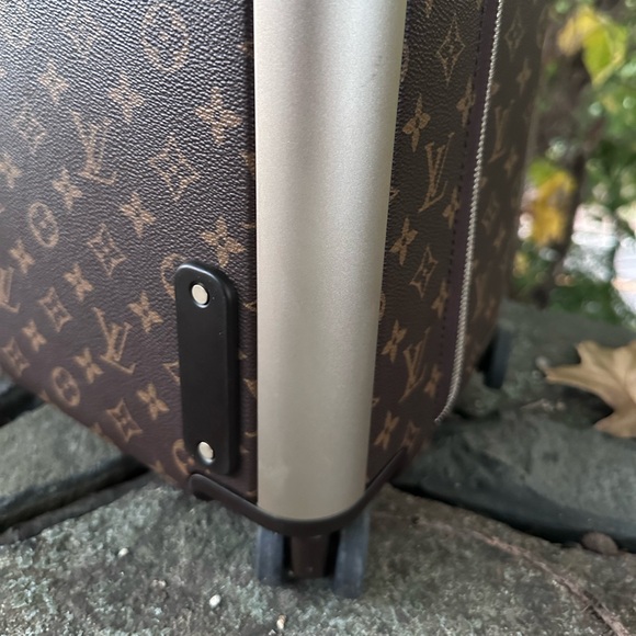 Louis Vuitton M23203
Horizon 55 - Picture 16 of 17